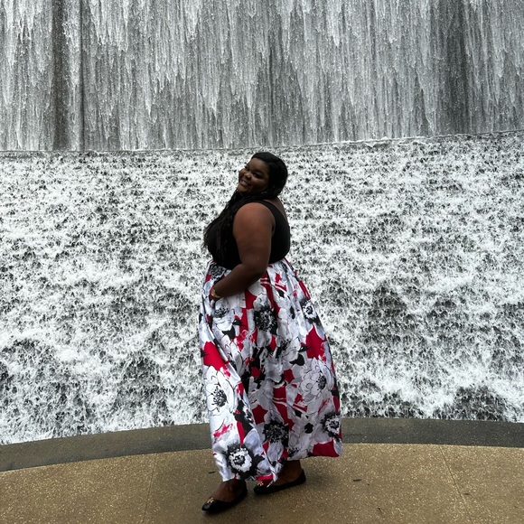 Red and black Formal floor length gown - Picture 5 of 5